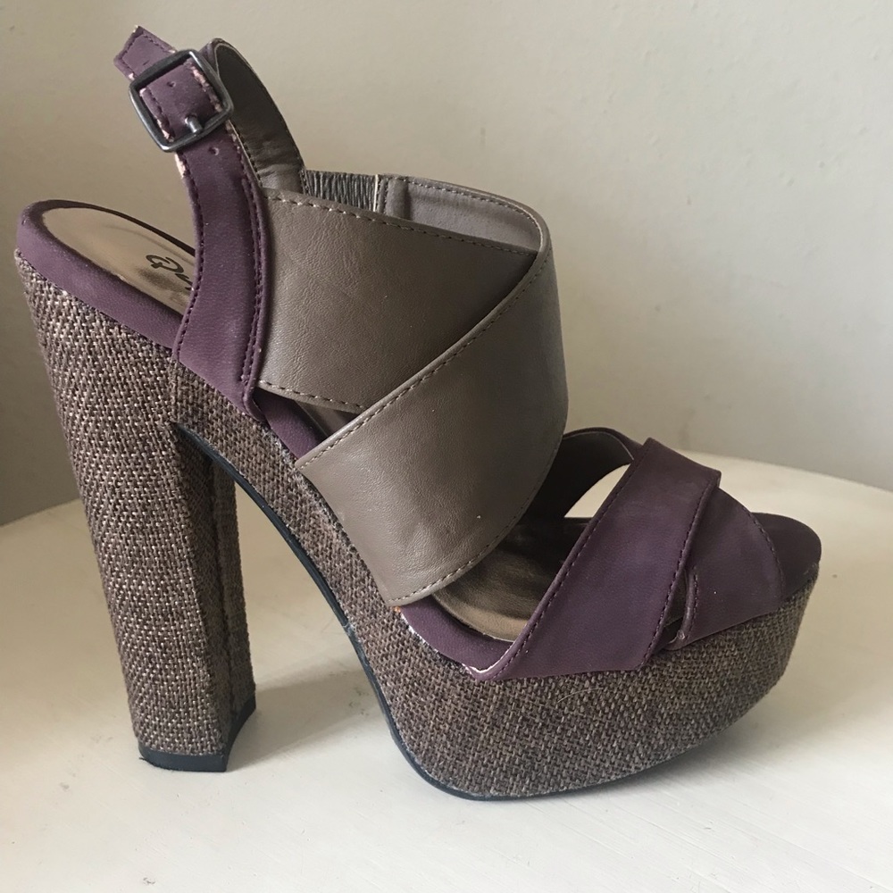 Brand New Qupid platform heel sandal